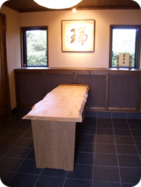 トチテーブル画像